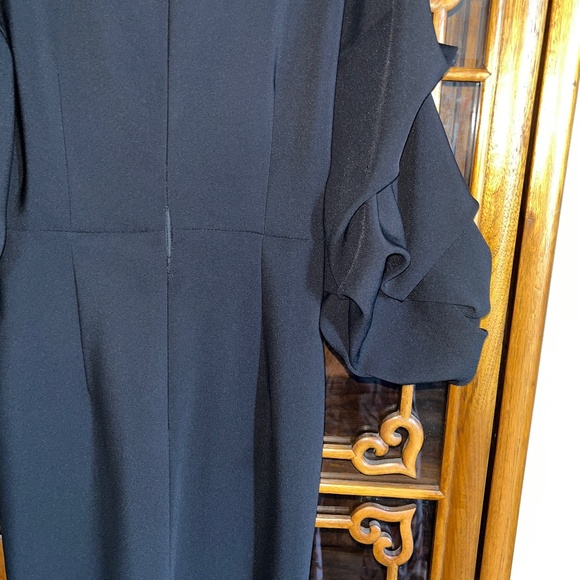 Zara (S) body-con midi dress with ruched 3/4 sleeves, in black. - Picture 8 of 16